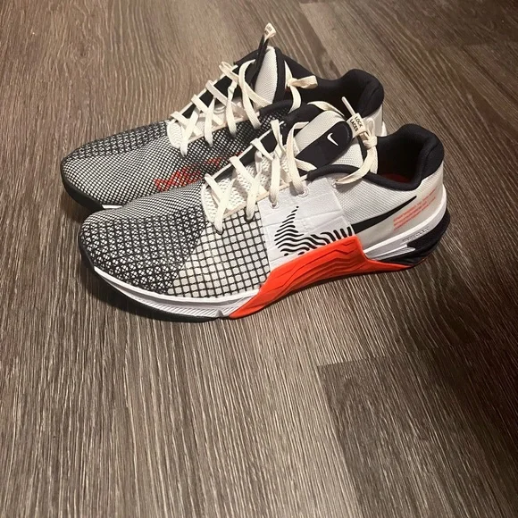 Nike  Metcon Black and White Sneakers with Red Accents - Picture 2 of 9